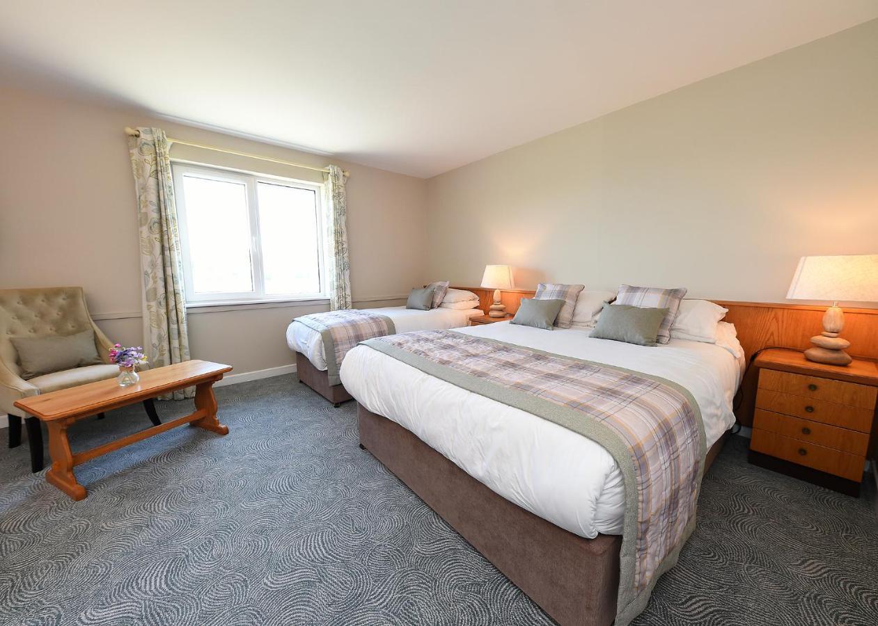 Whispering Pines Guest house *