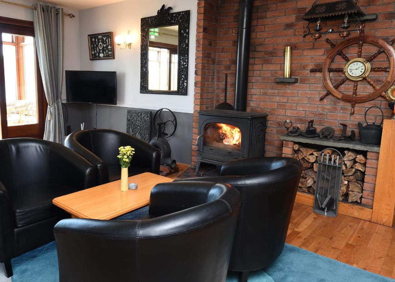 Whispering Pines * Crosshaven